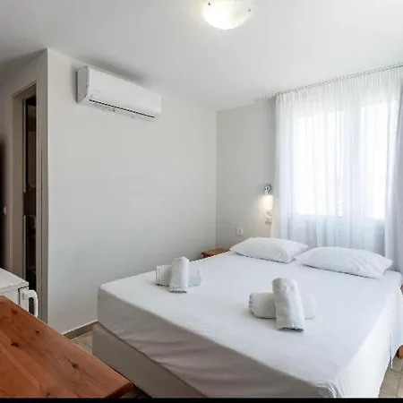 Hotel Frini *